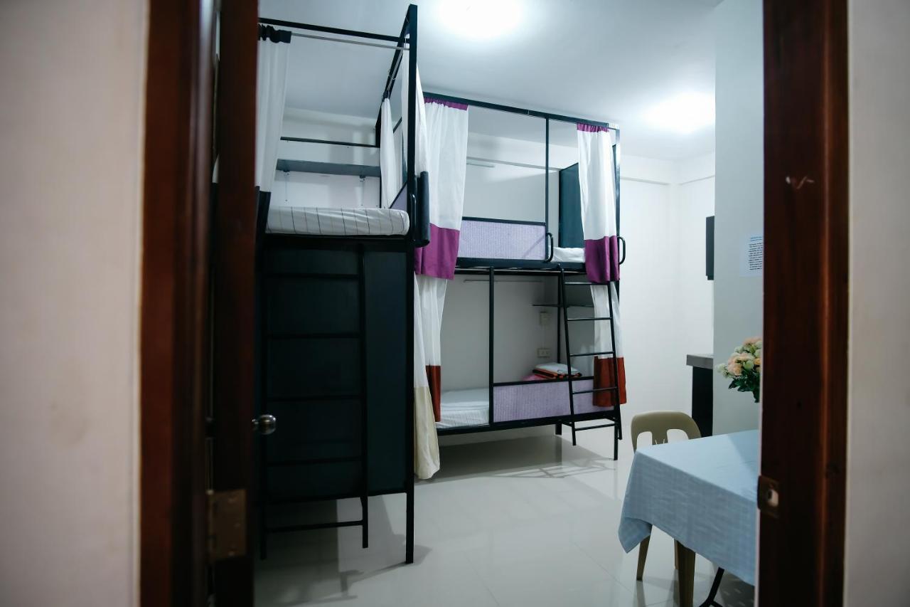Готель Sleepadz - Capsule Beds Dormitel In Magsaysay Ave Naga Екстер'єр фото