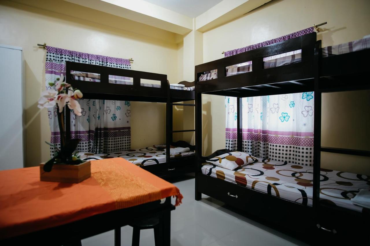 Готель Sleepadz - Capsule Beds Dormitel In Magsaysay Ave Naga Екстер'єр фото